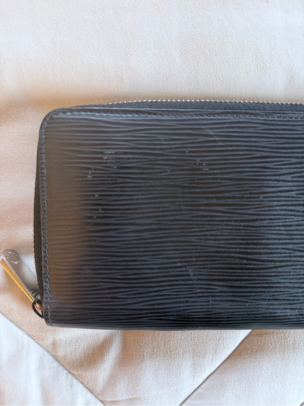Louis Vuitton Zippy Wallet in Black Epi leather with silver hardware - Picture 6 of 14